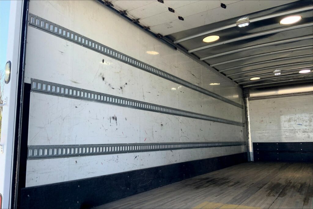 2020 CUM MV607 Medium Conventional