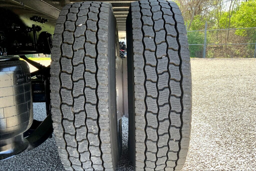 2020 CUM MV607 Medium Conventional