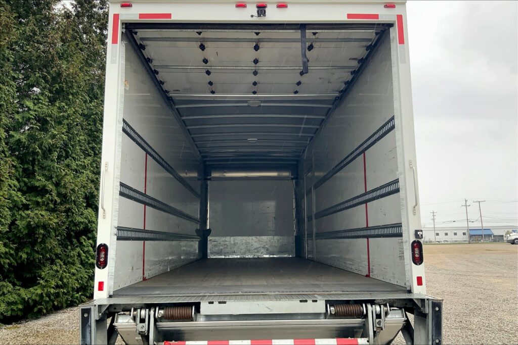 2022 CUM MV607 Medium Conventional