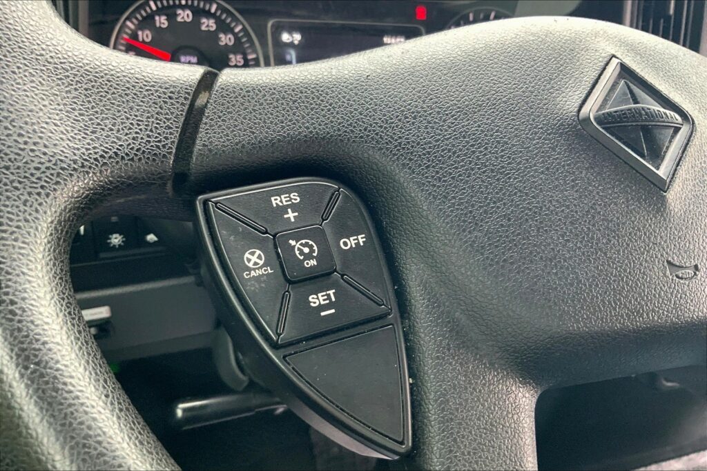 2022 CUM MV607 Medium Conventional