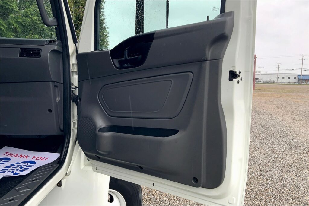 2022 CUM MV607 Medium Conventional