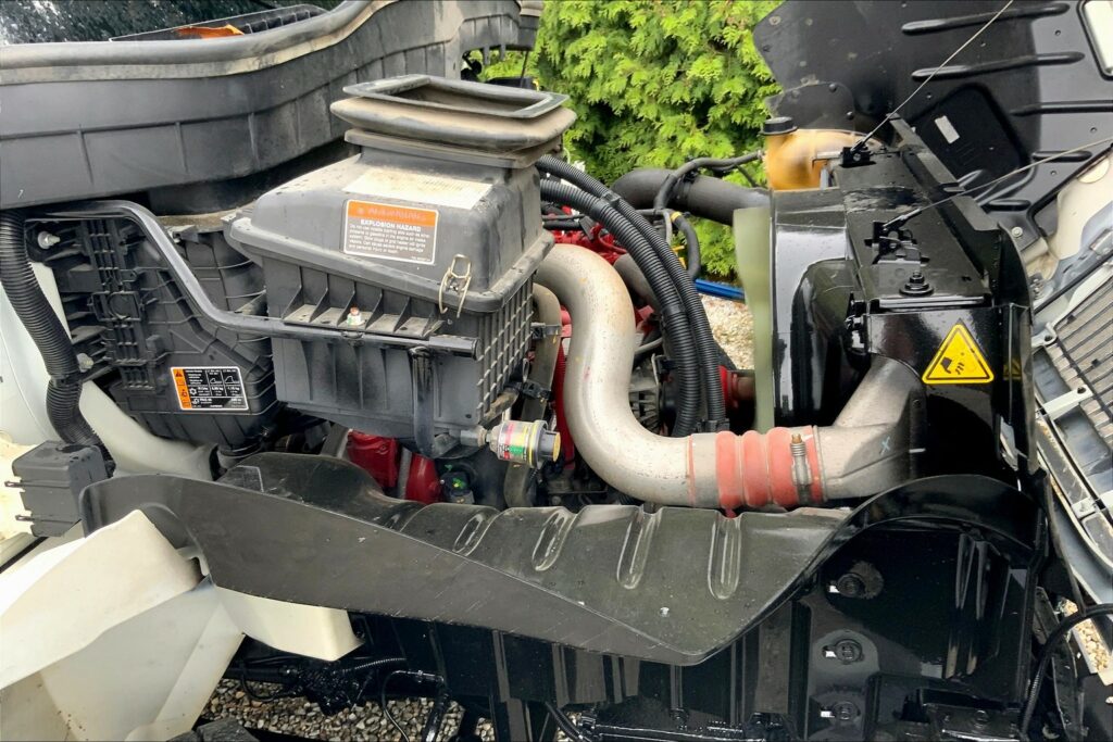 2022 CUM MV607 Medium Conventional