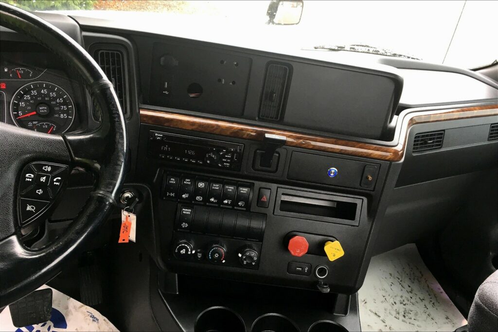 2020 CUM LT625 6×4 Day Cab
