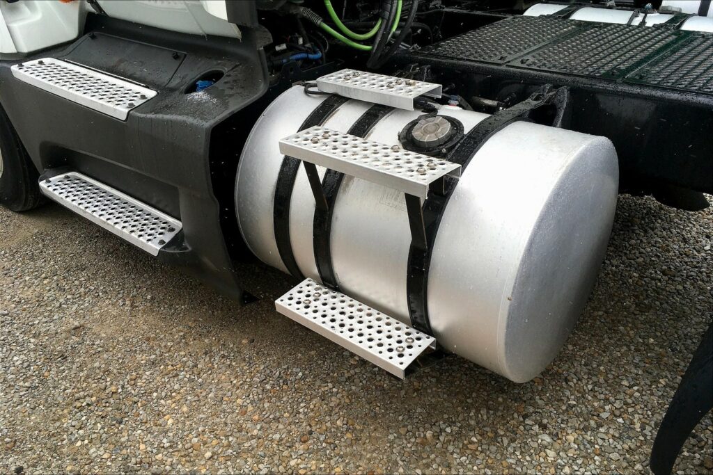 2020 CUM LT625 6×4 Day Cab