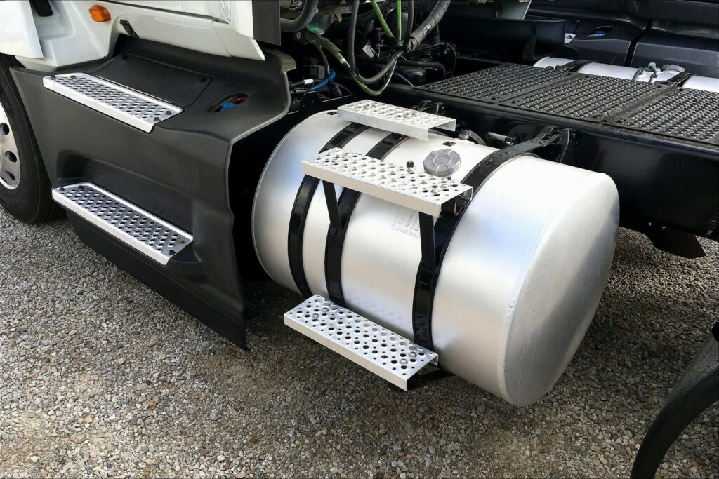 2020 CUM LT625 6×4 Day Cab