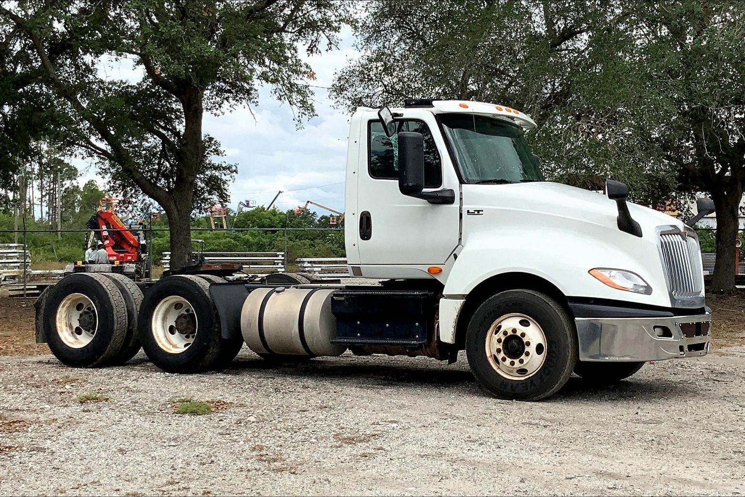 2018 INT LT625 6x4 Day Cab - HandshakeFleet