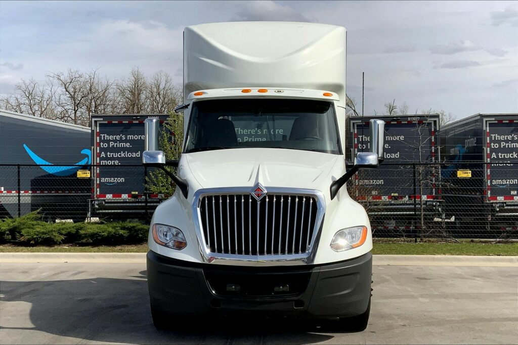 2022 CUM LT625 4×2 Day Cab