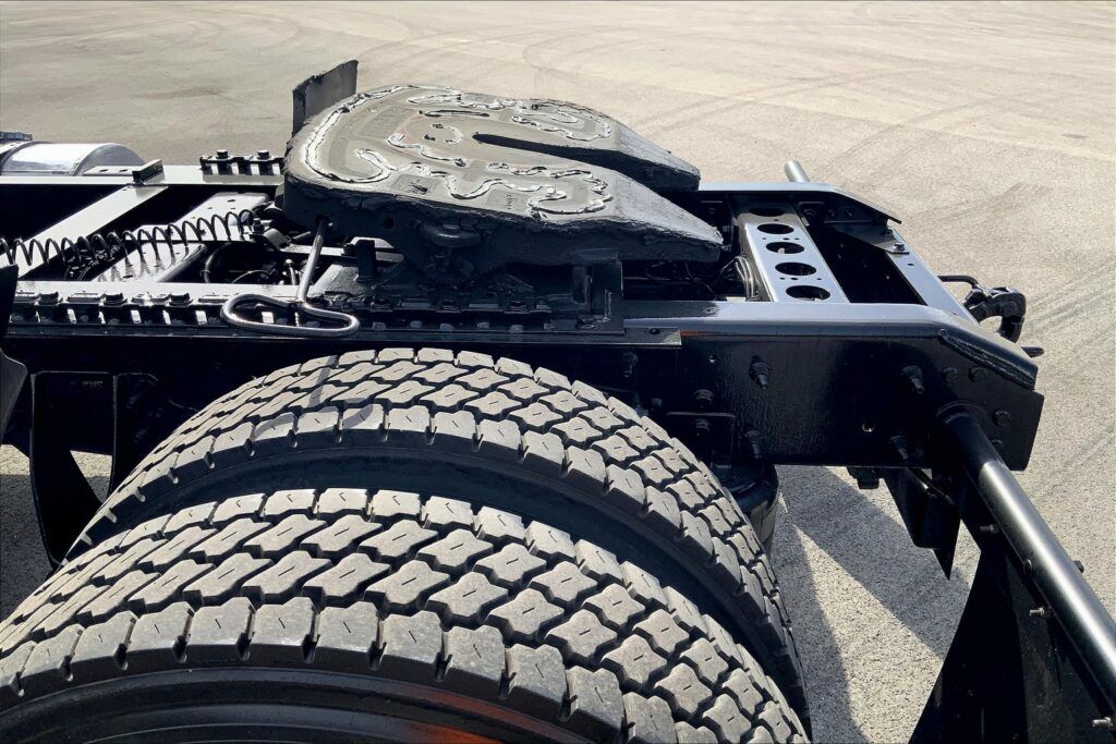 2022 CUM LT625 4×2 Day Cab