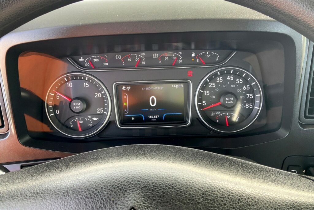 2022 CUM LT625 4×2 Day Cab