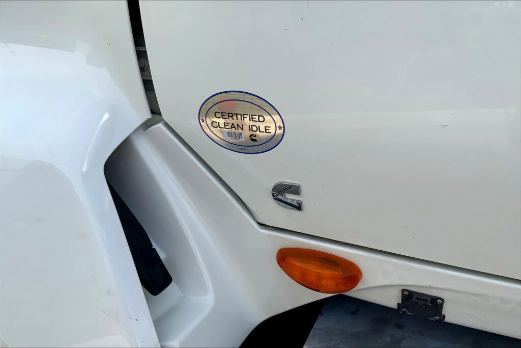 2022 CUM LT625 4×2 Day Cab