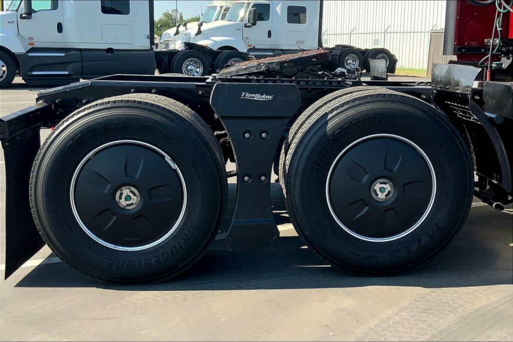 2021 CUM LT625 6×4 Sleeper