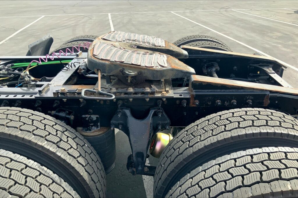 2021 CUM LT625 6×4 Sleeper