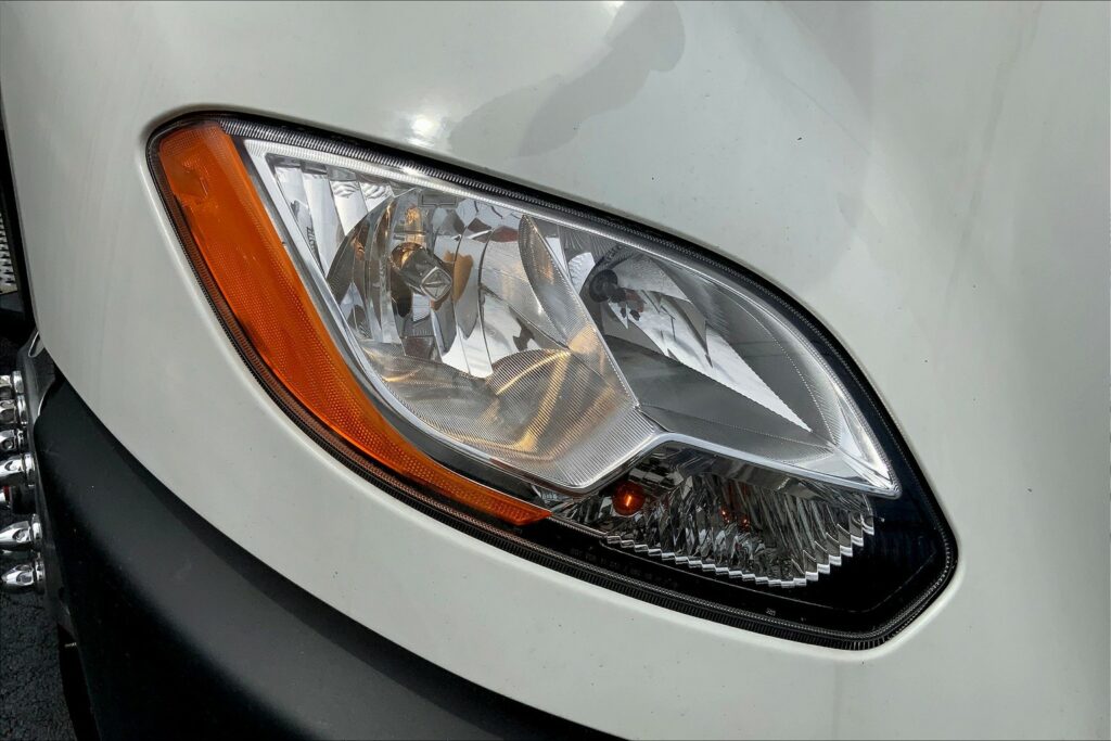 2021 CUM LT625 6×4 Sleeper