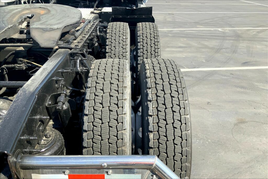 2021 CUM LT625 6×4 Sleeper