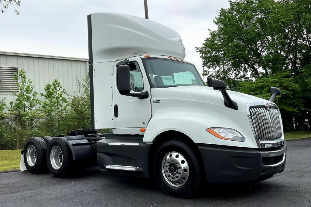 2021 CUM LT625 6×4 Day Cab