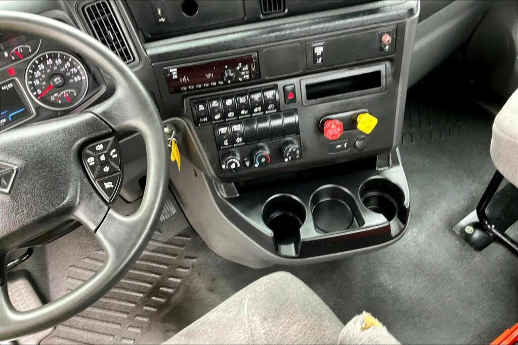 2021 CUM LT625 6×4 Day Cab