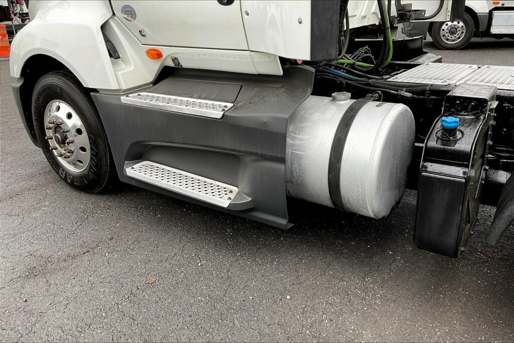 2021 CUM LT625 6×4 Day Cab