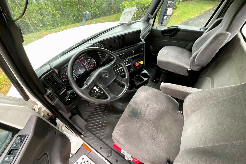 2021 CUM LT625 6×4 Day Cab
