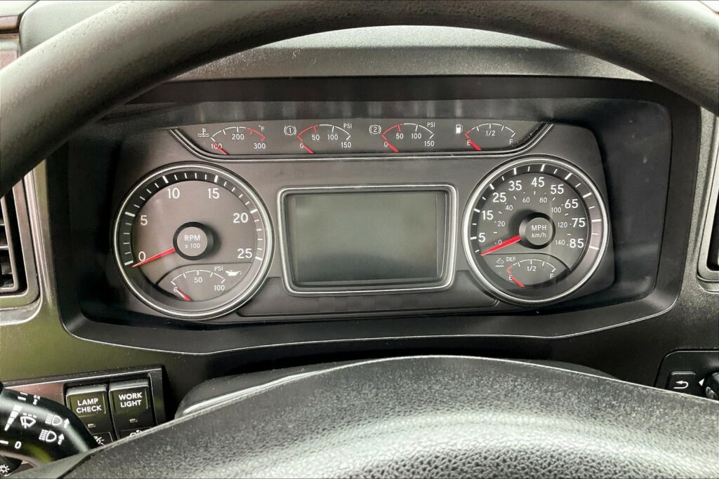 2021 CUM LT625 6×4 Day Cab