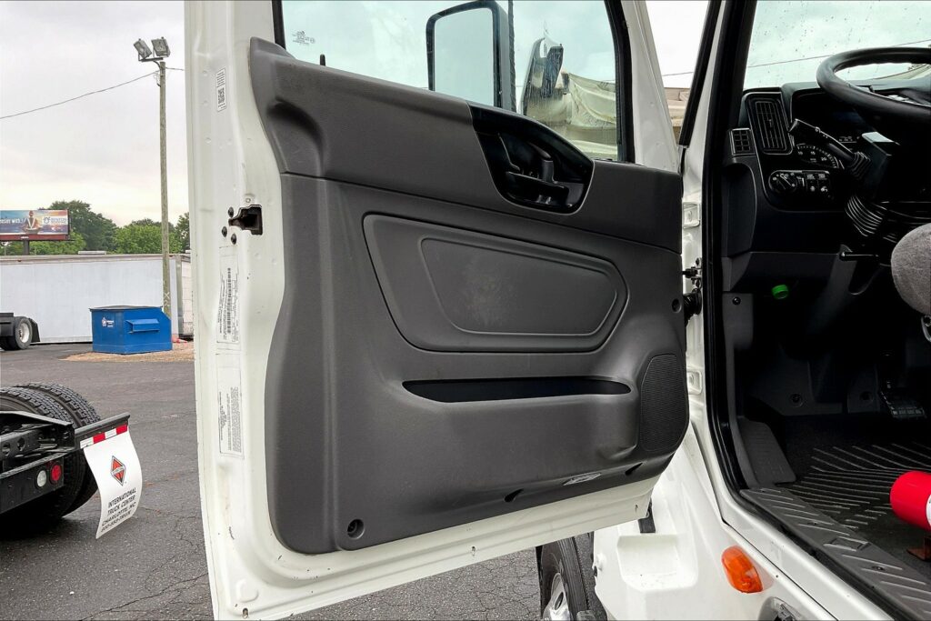 2021 CUM LT625 6×4 Day Cab