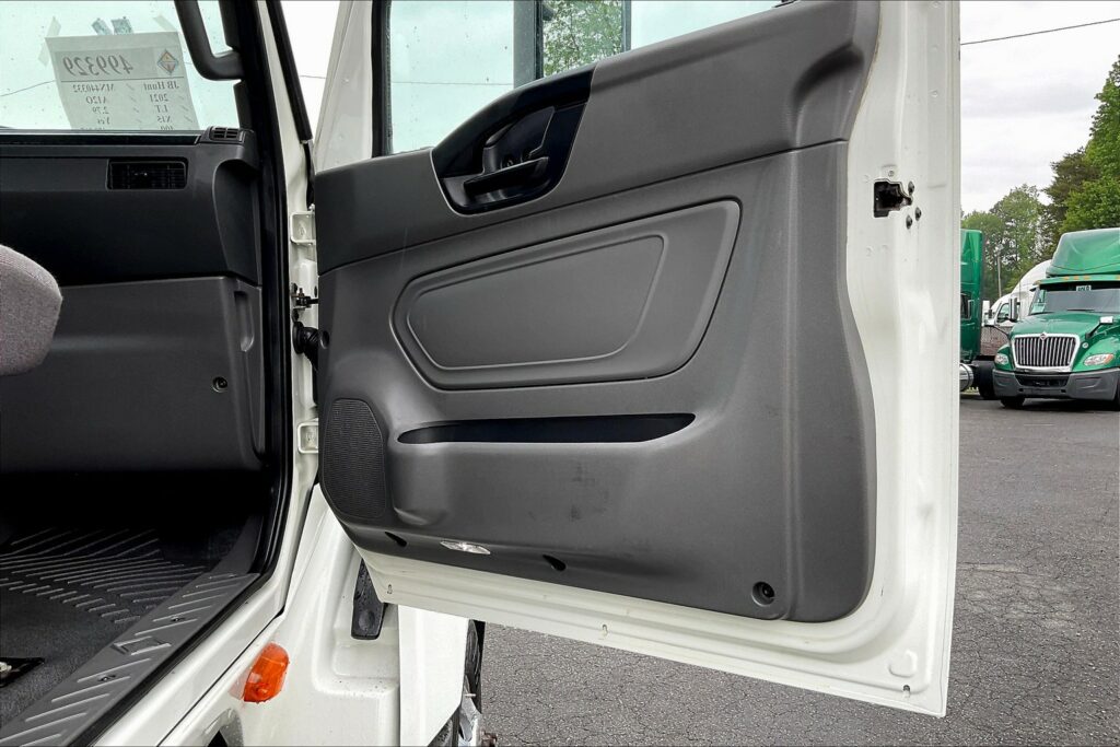 2021 CUM LT625 6×4 Day Cab