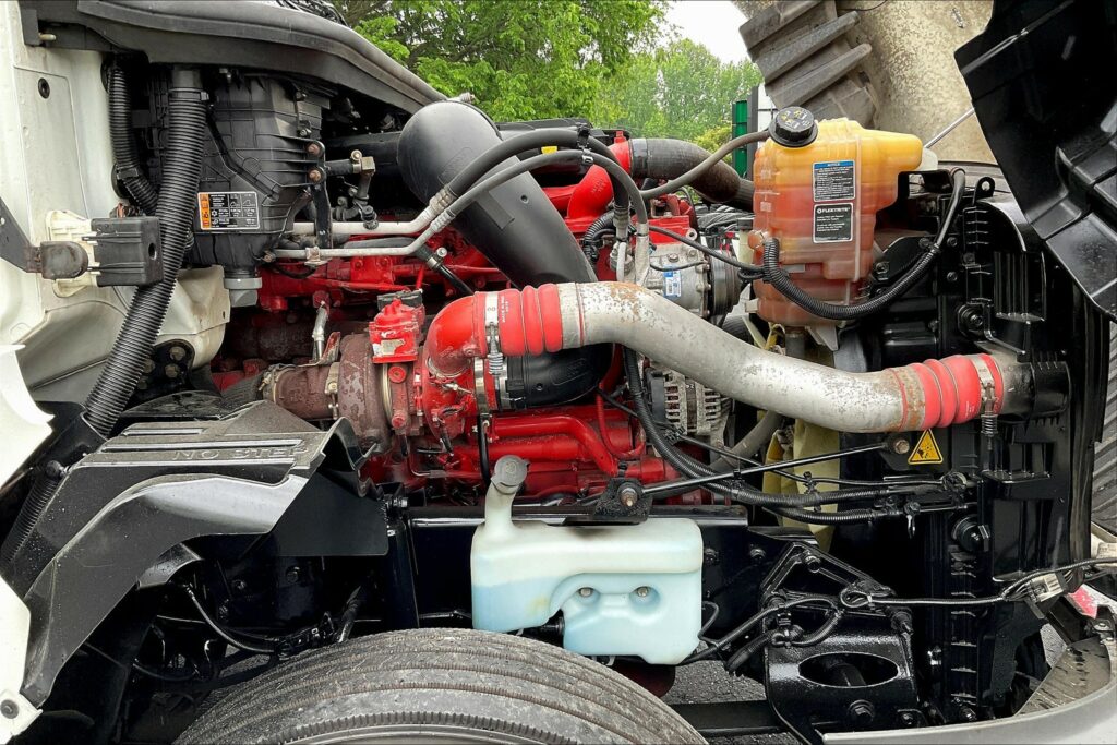 2021 CUM LT625 6×4 Day Cab