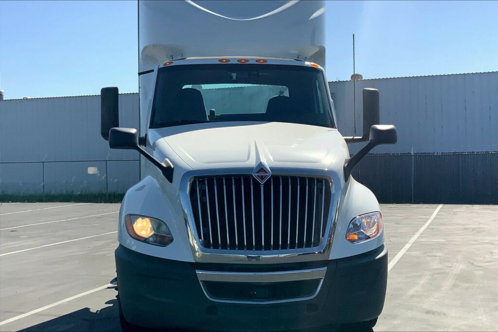 2019 CUM LT625 6×4 Day Cab