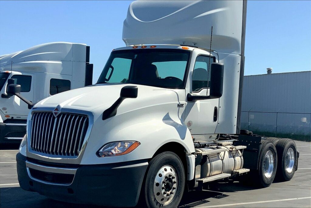 2019 CUM LT625 6×4 Day Cab