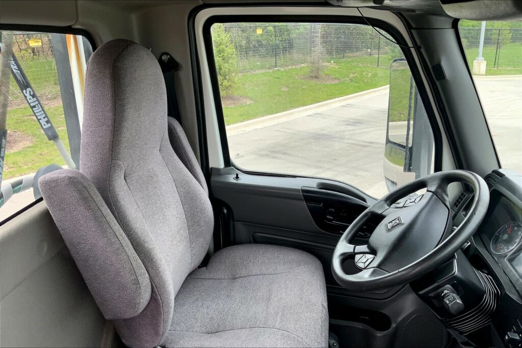 2019 CUM LT625 6×4 Day Cab