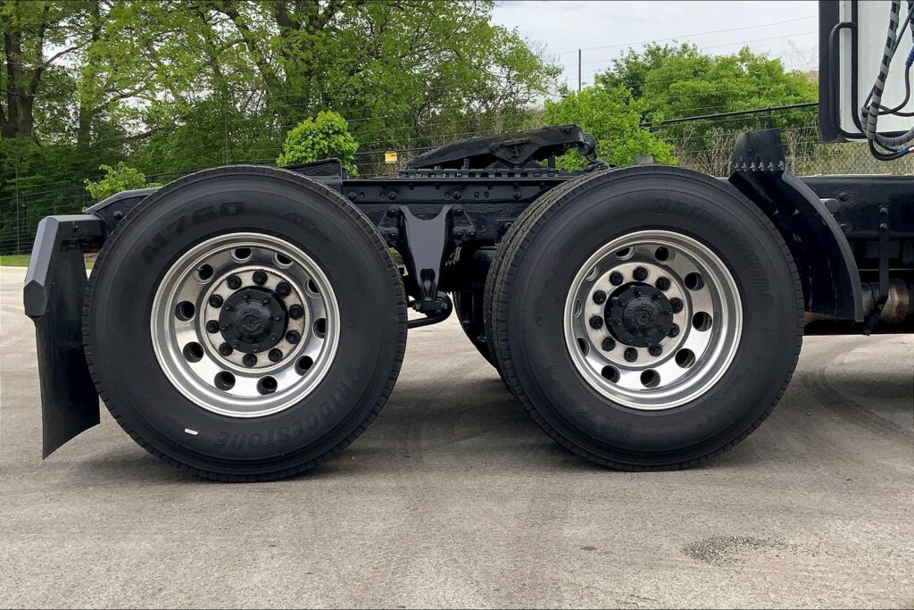 2019 CUM LT625 6×4 Day Cab