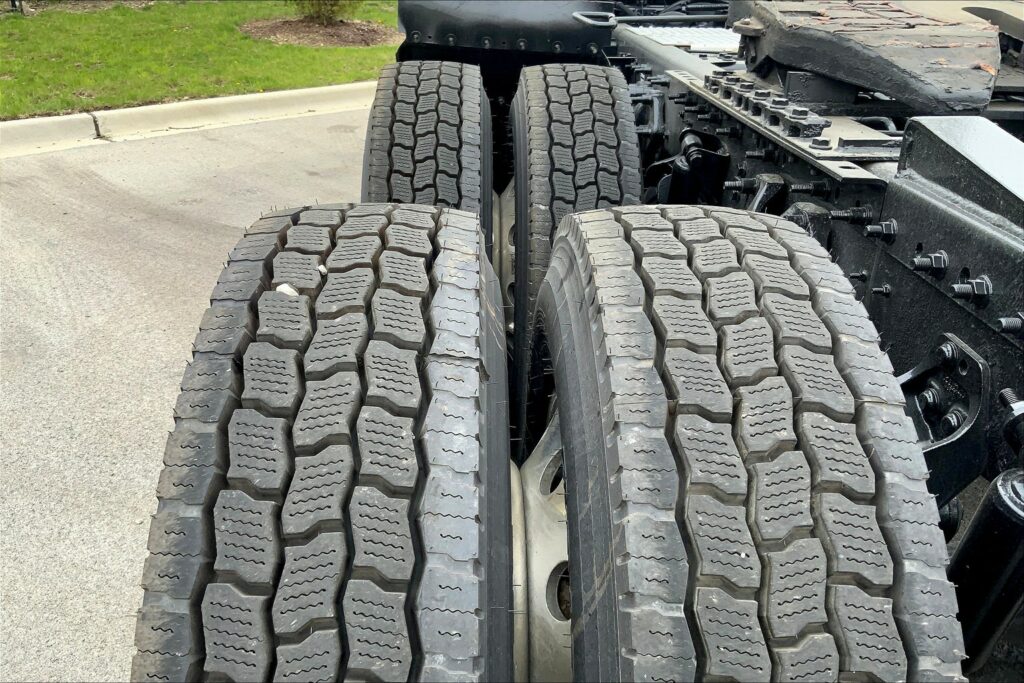 2019 CUM LT625 6×4 Day Cab