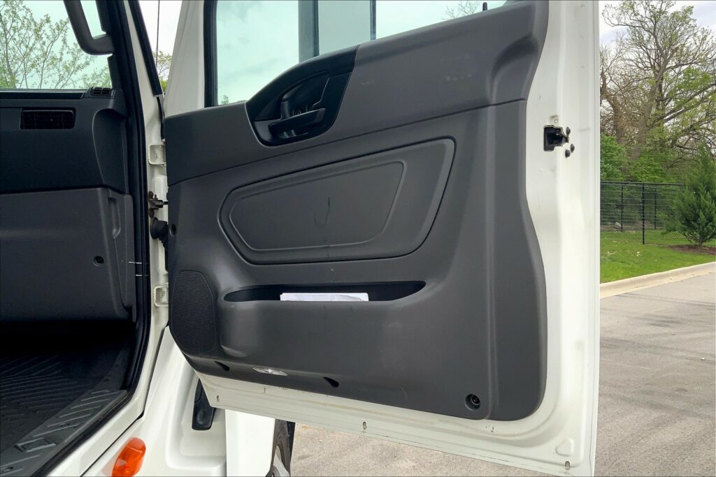 2019 CUM LT625 6×4 Day Cab