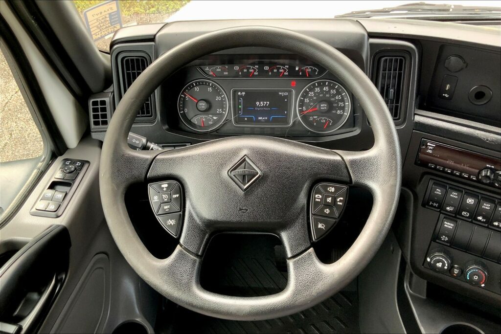 2019 CUM LT625 6×4 Day Cab