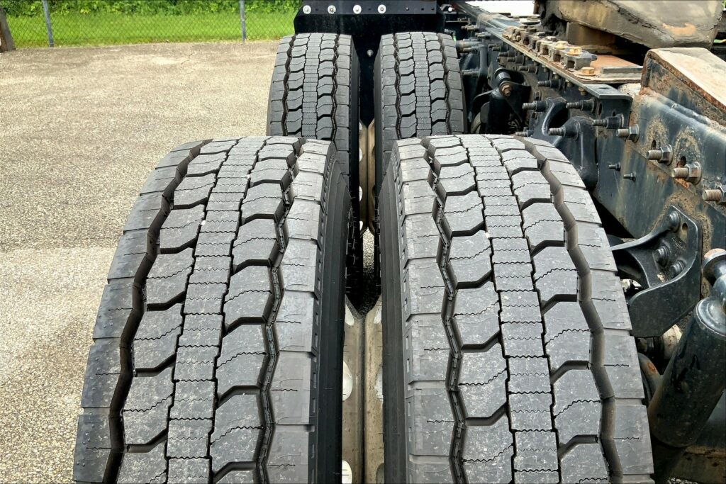 2019 CUM LT625 6×4 Day Cab