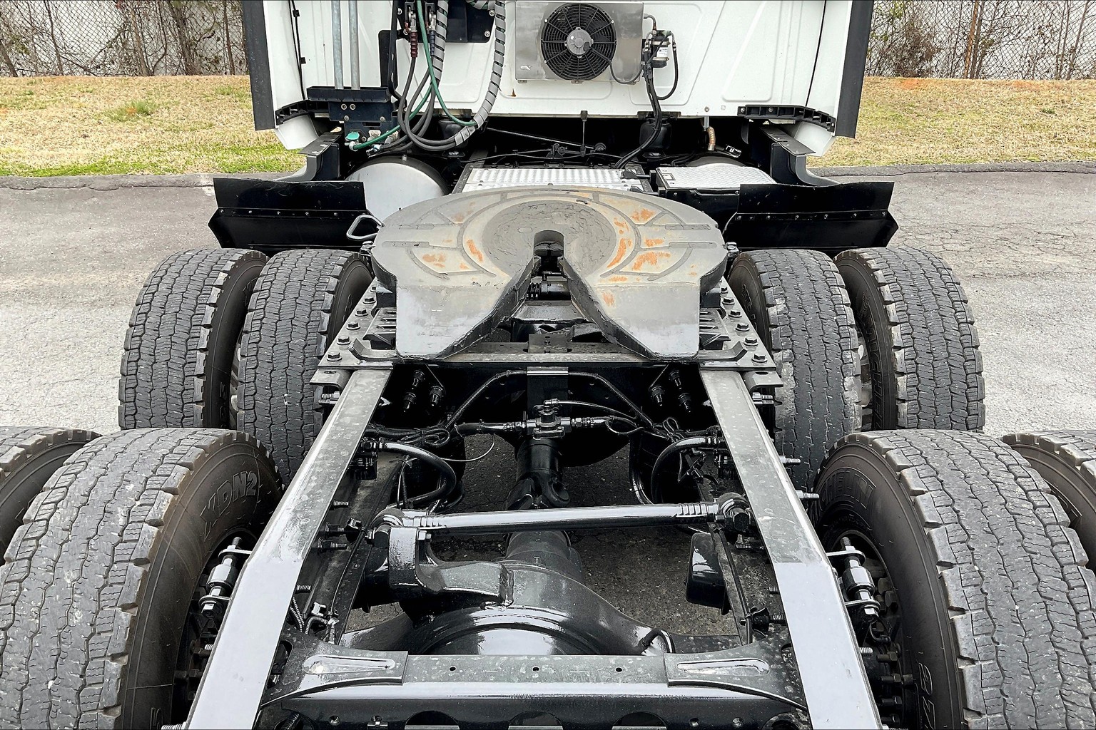 2021 CUM LT625 6×4 Sleeper