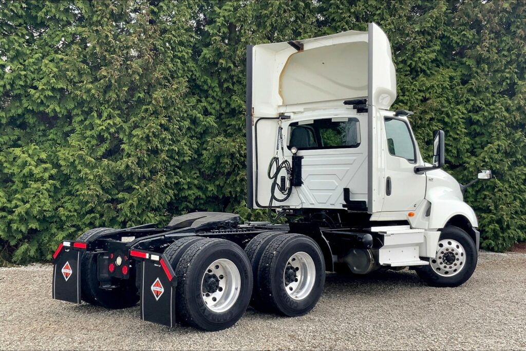 2019 CUM LT625 6×4 Day Cab