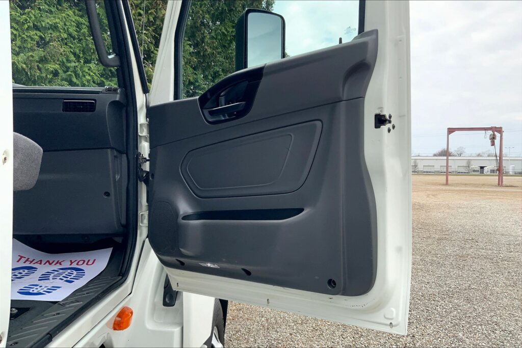 2019 CUM LT625 6×4 Day Cab