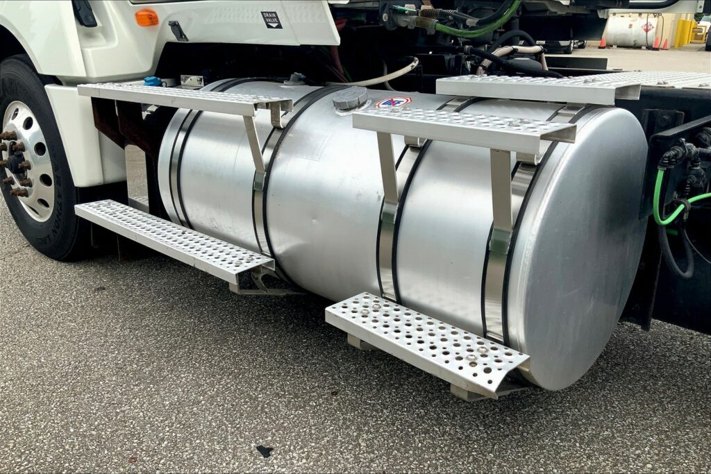 2020 CUM LT625 6×4 Day Cab