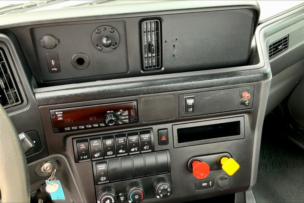 2020 CUM LT625 6×4 Day Cab