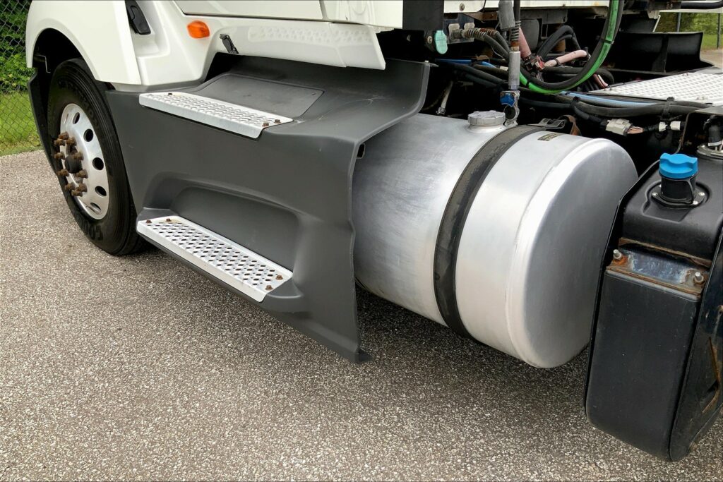 2020 CUM LT625 6×4 Day Cab