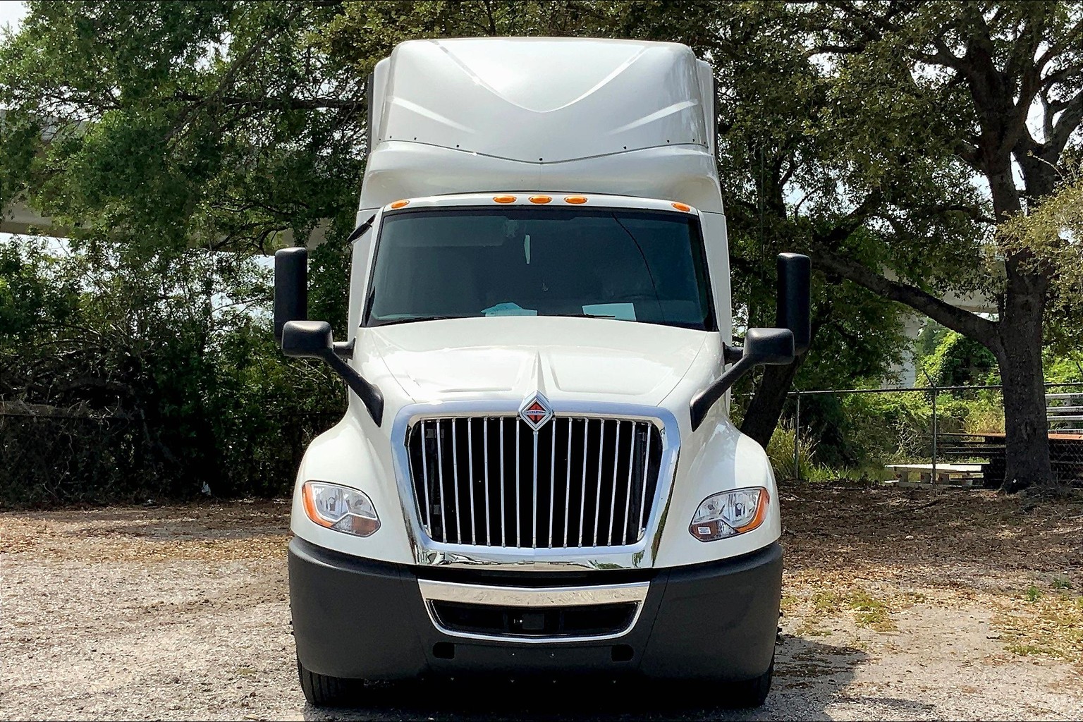 2021 CUM LT625 6x4 Sleeper - HandshakeFleet