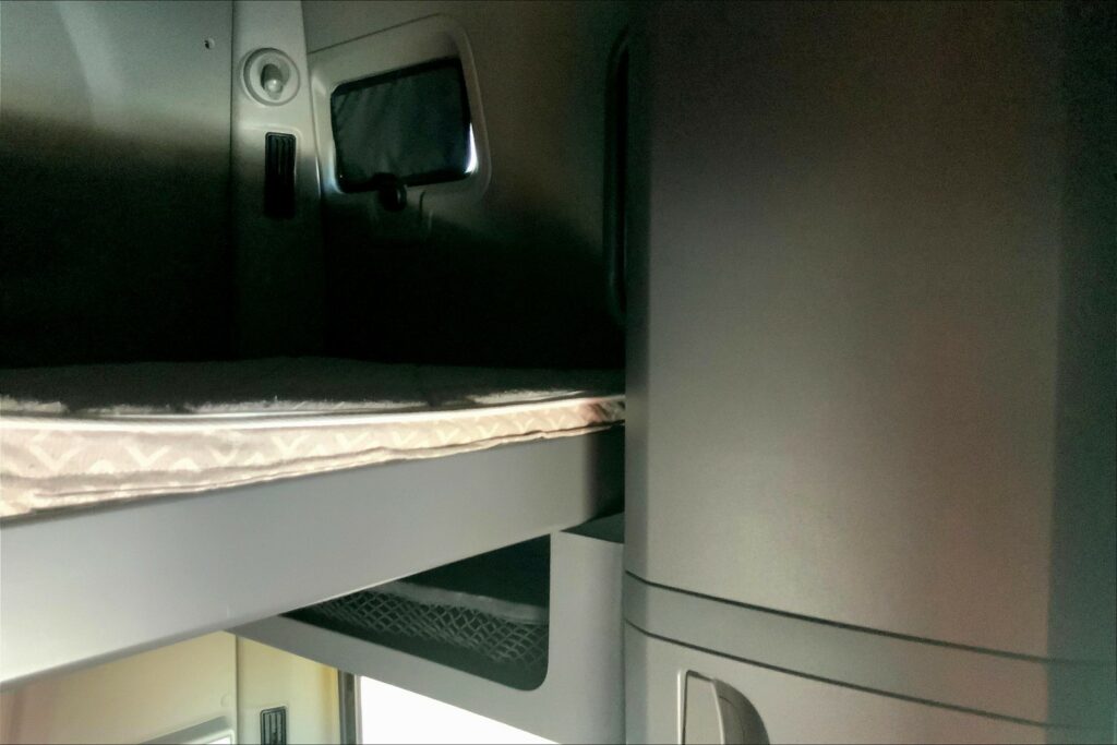 2021 CUM LT625 6×4 Sleeper