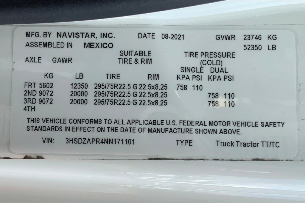 2022 CUM LT625 6×4 Sleeper