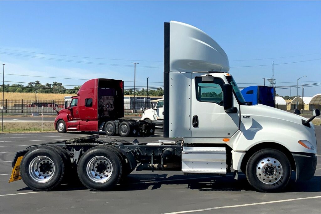 2020 CUM LT625 6×4 Day Cab