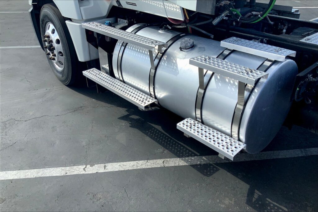 2020 CUM LT625 6×4 Day Cab