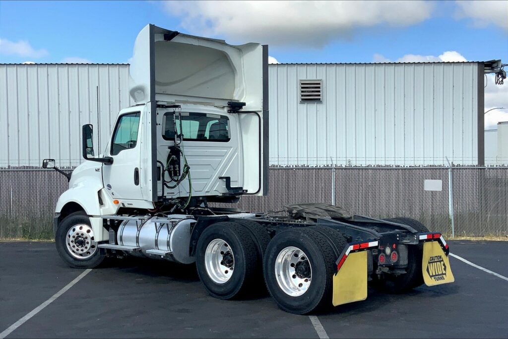 2020 CUM LT625 6×4 Day Cab