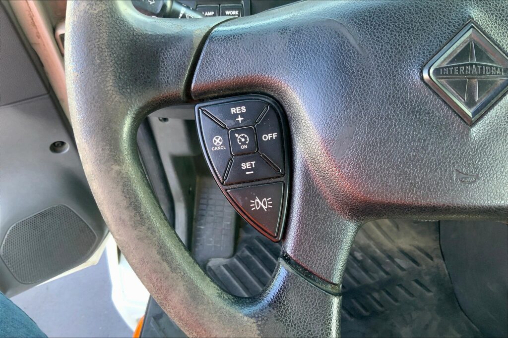 2020 CUM LT625 6×4 Day Cab