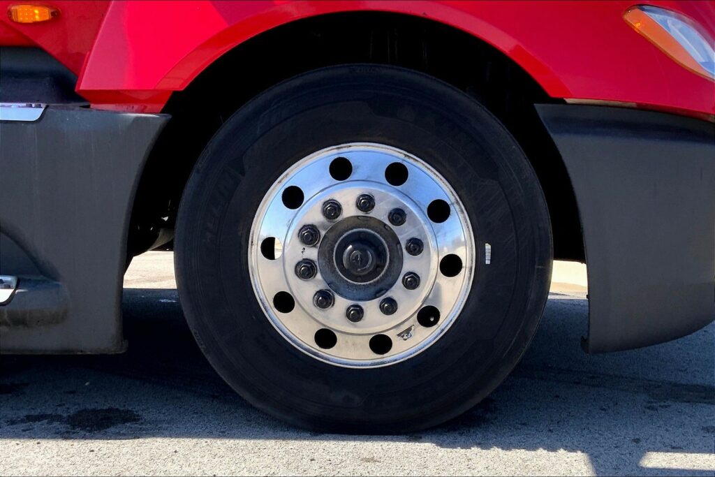 2021 CUM LT625 6×4 Sleeper