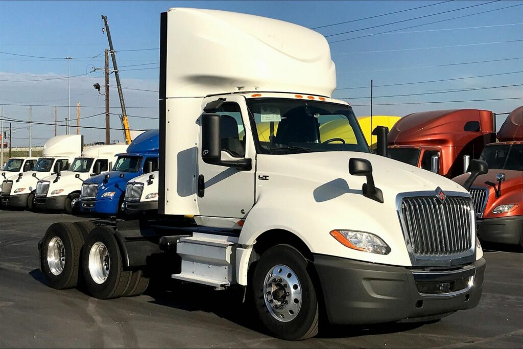 2019 CUM LT625 6×4 Day Cab