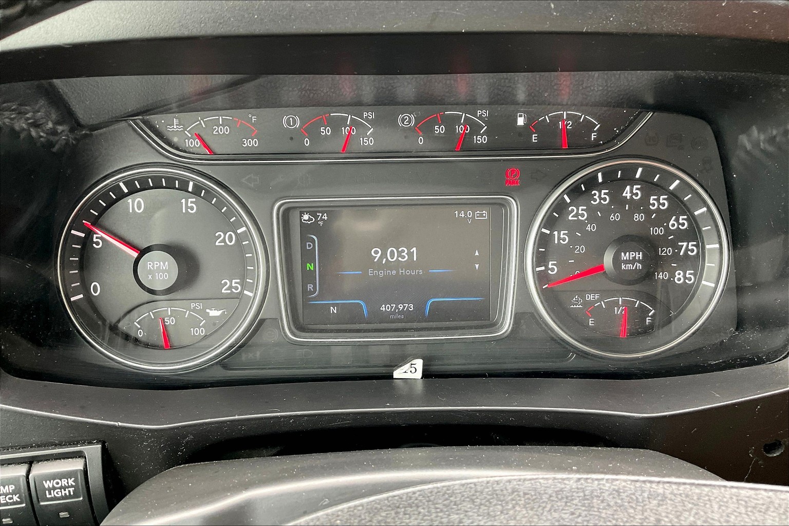 2021 CUM LT625 6×4 Sleeper